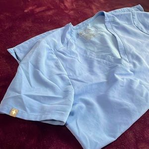 Figs Casma scrub top in Ceil blue: Small